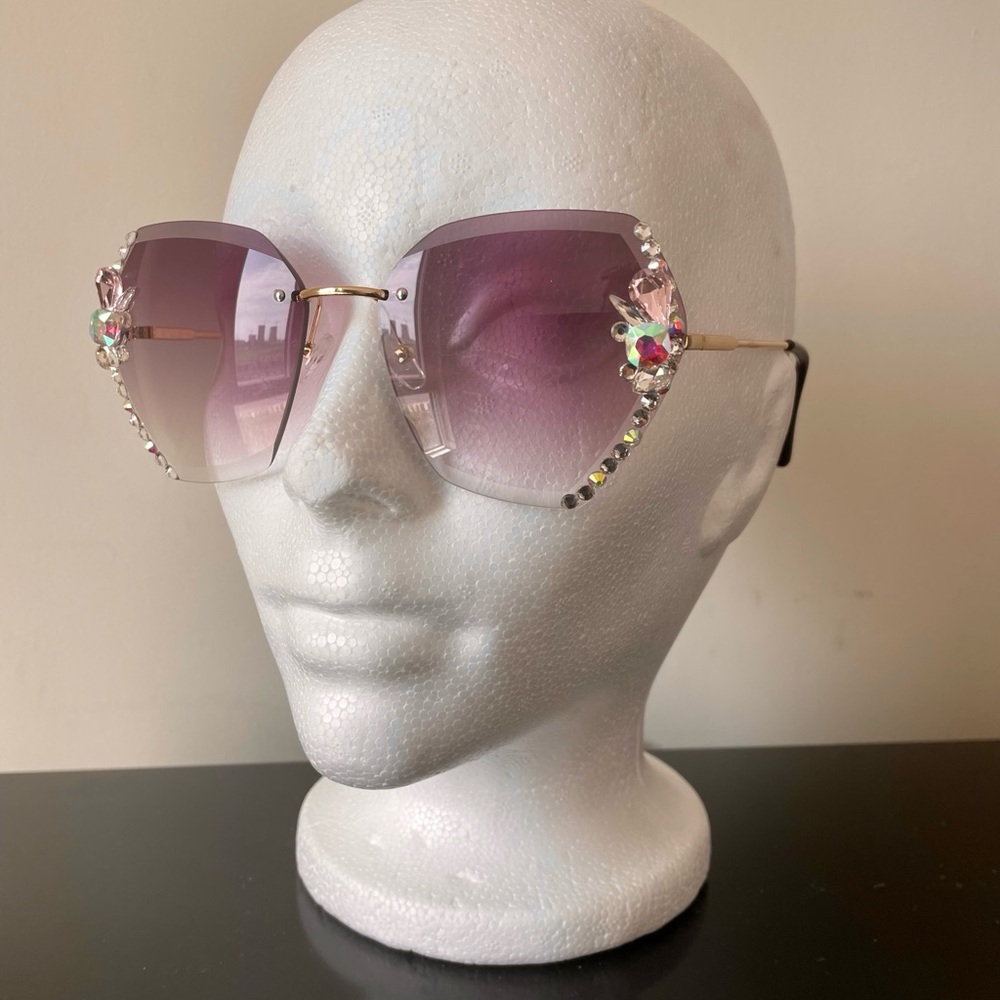 Elegant Pink Embellished Sunglasses